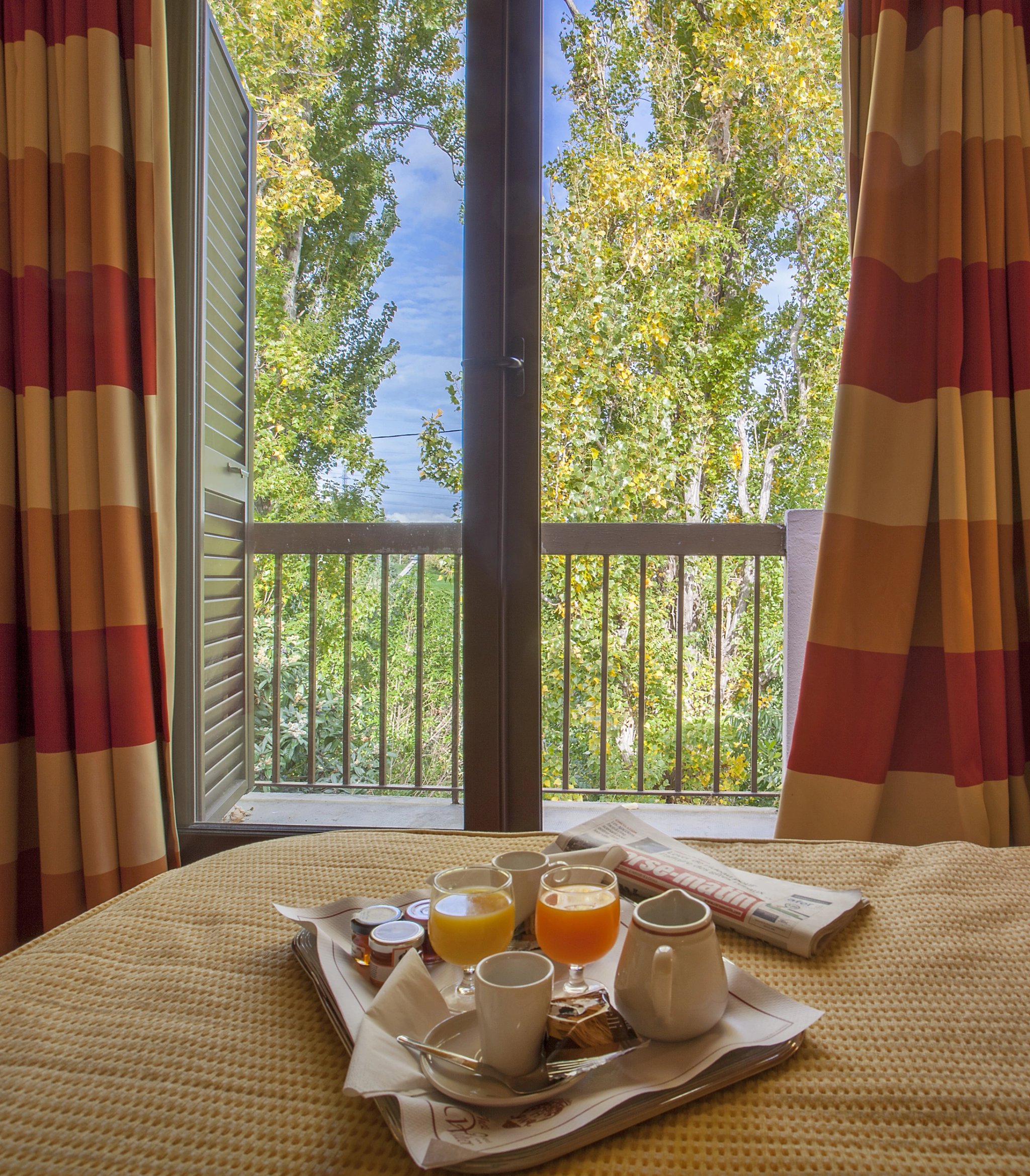 Balcon de la chambre standard de l’hôtel 3 étoiles à Lucciana