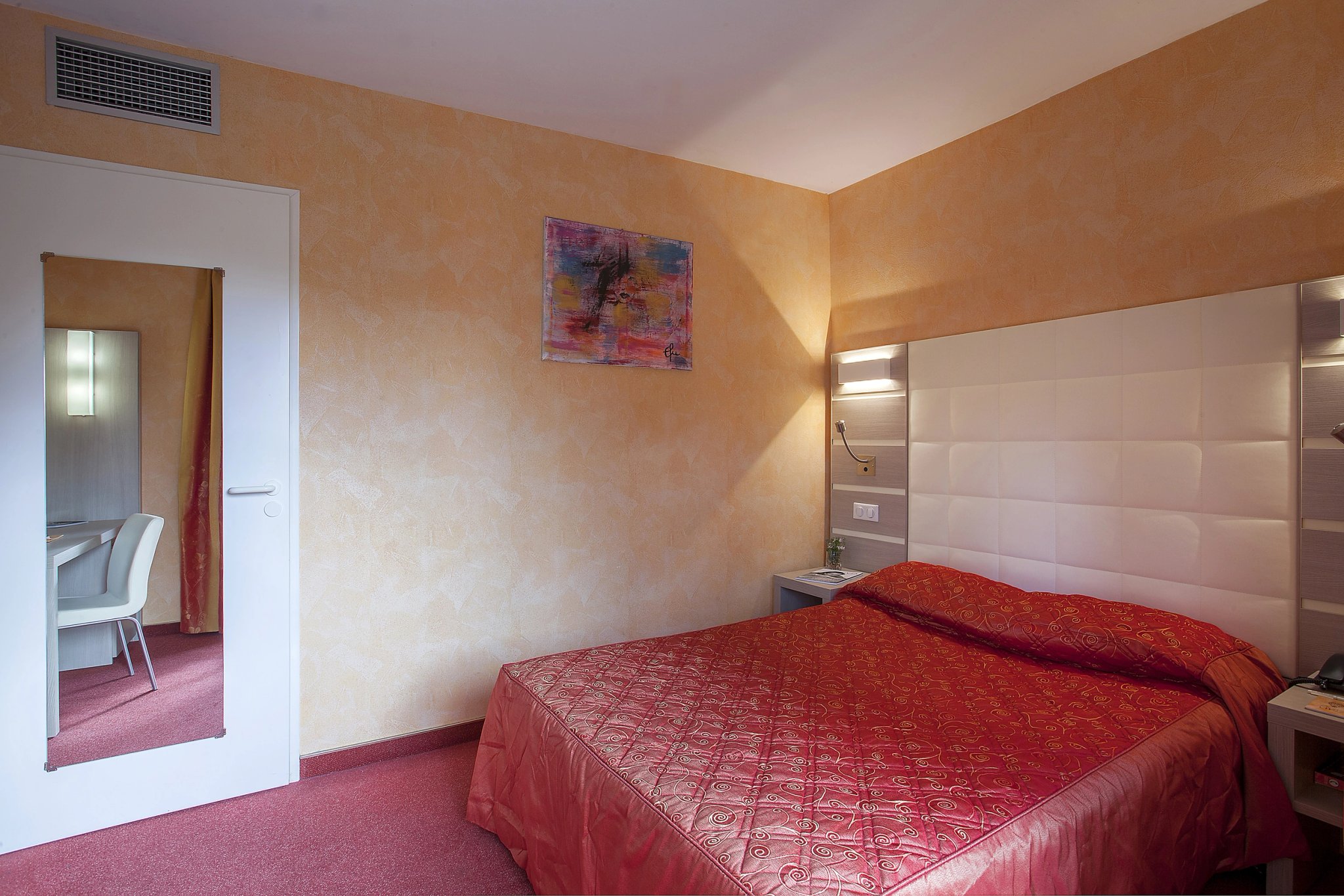 Chambre standard de l’hôtel 3 étoiles à Lucciana