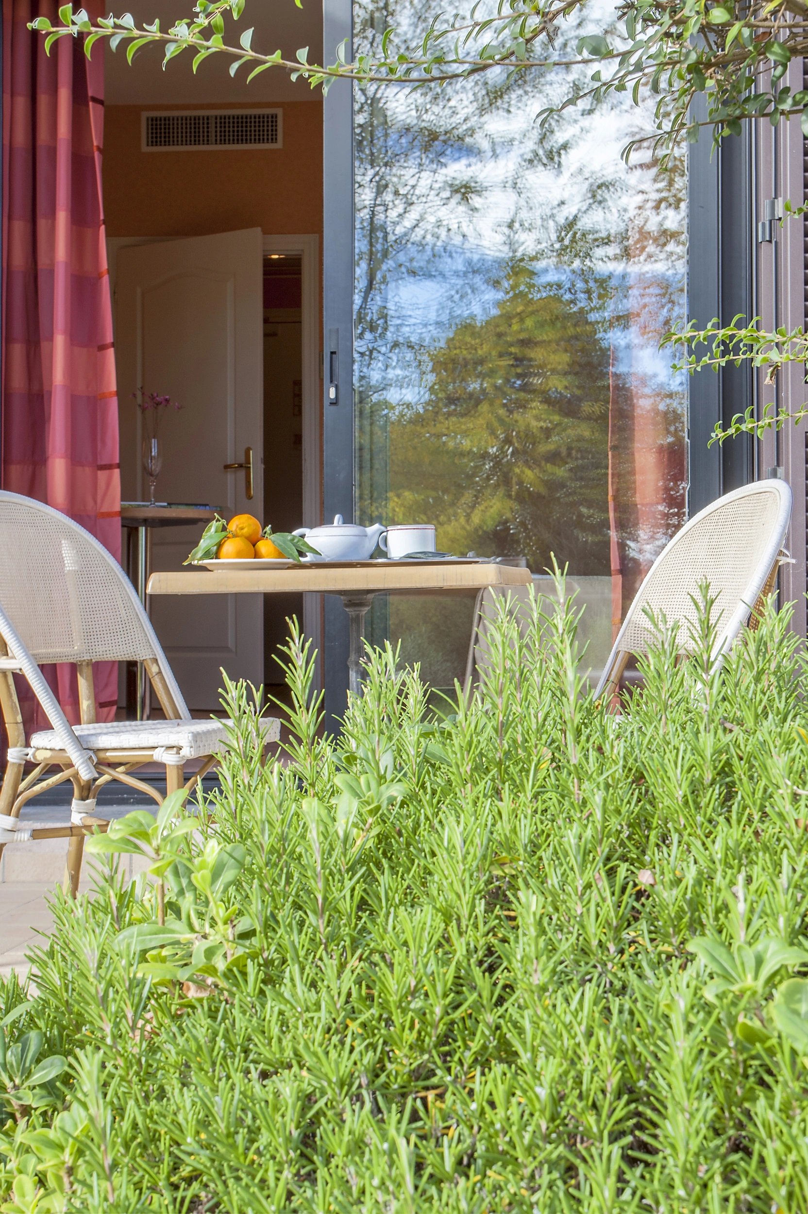 Terrasse de la chambre de l’hôtel 3 étoiles à Lucciana