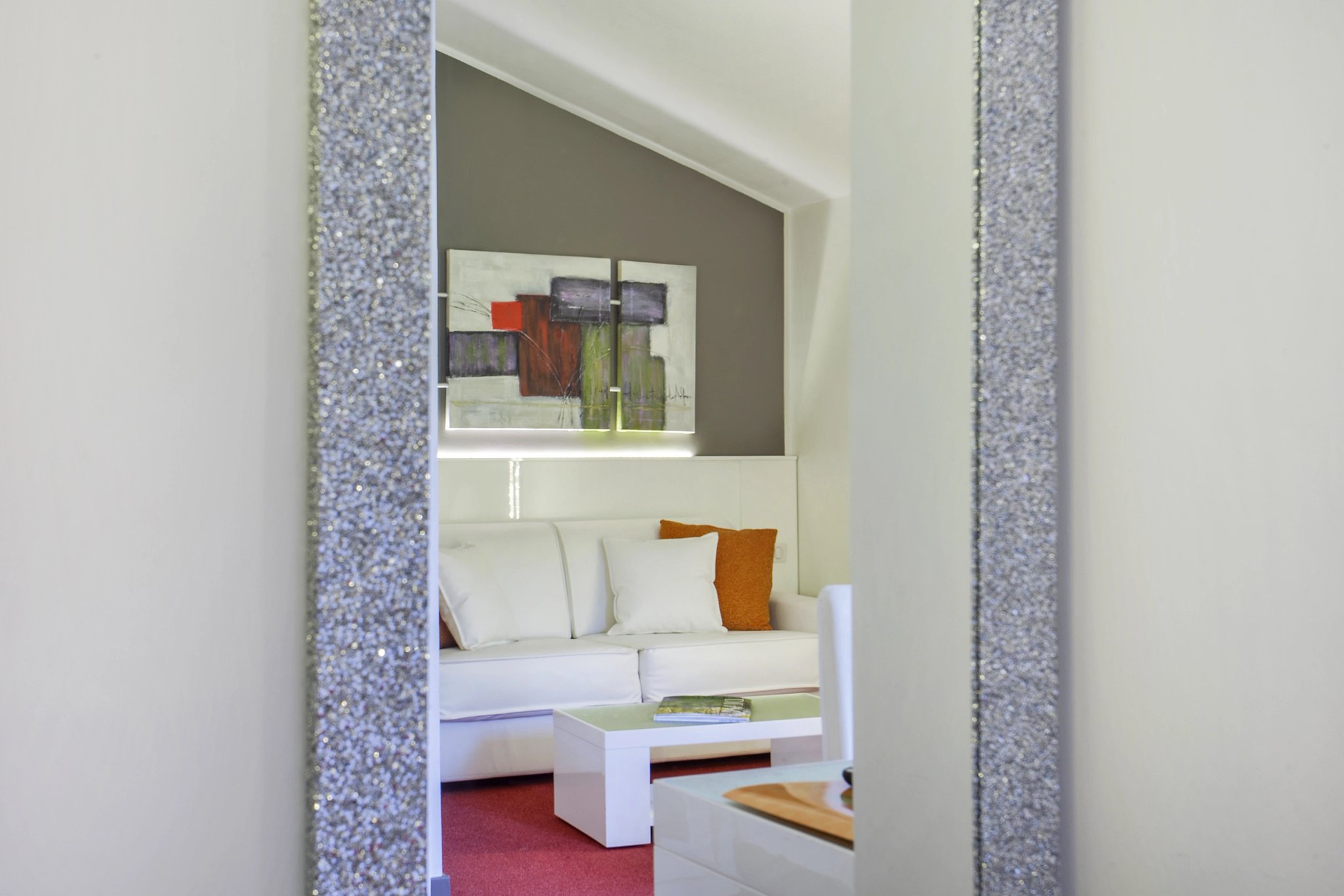 Vue intérieure de la suite de luxe de l’hôtel 3 étoiles à Lucciana